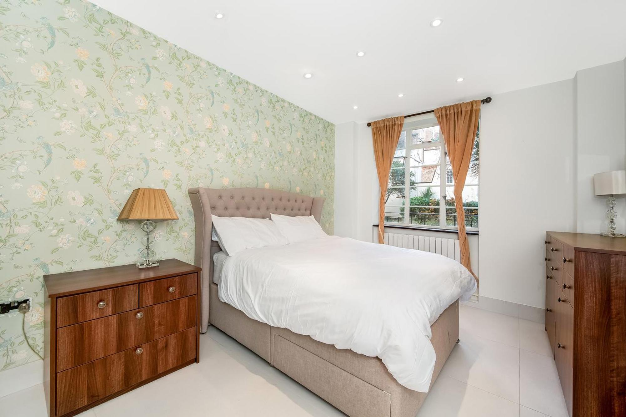 Elegance By The Park Apartment Лондон Екстериор снимка